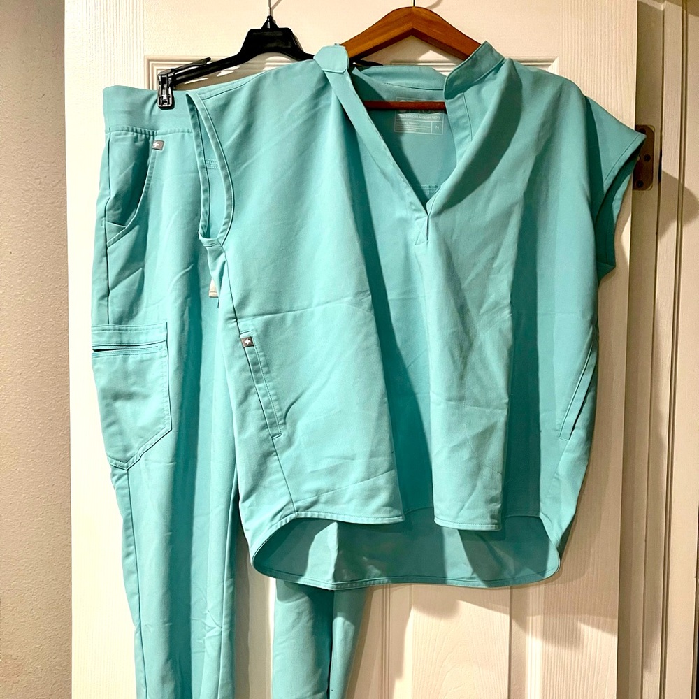 Figs Scrubs, Seaglass